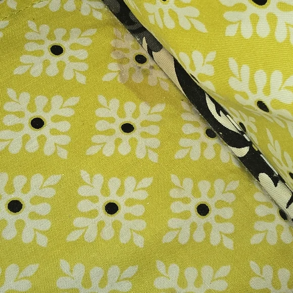 Vera Bradley Large Dome Zipper Shoulder. EUC - Picture 15 of 16